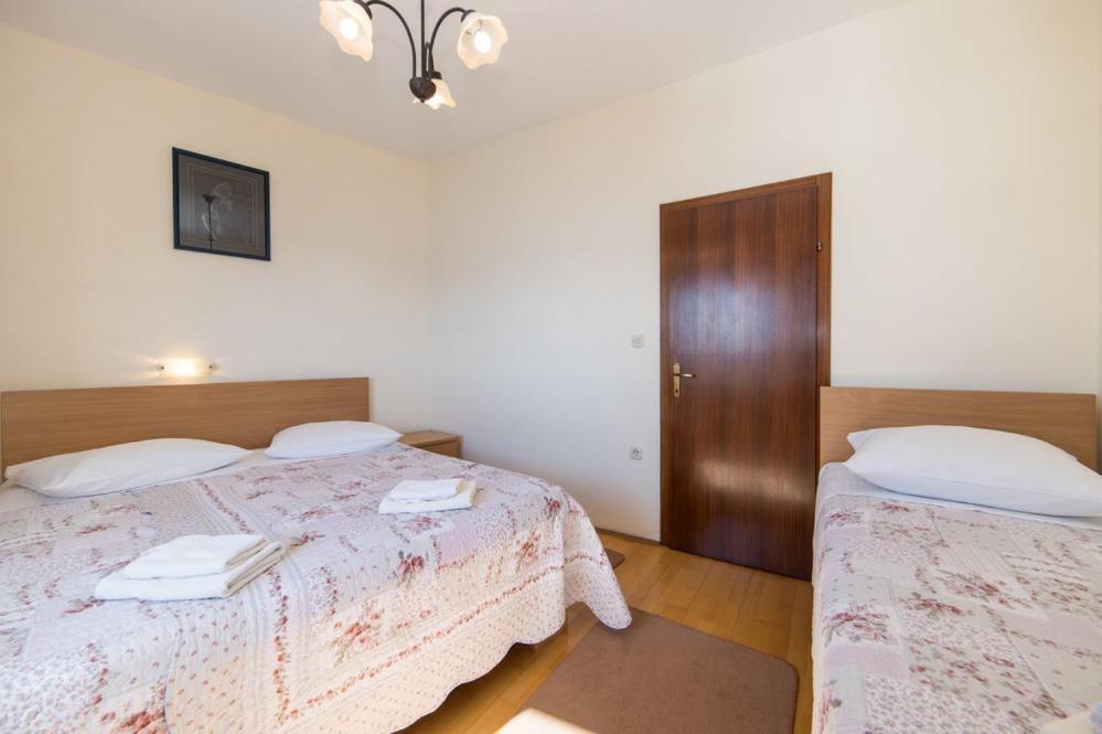 Apartments Dominko Брист Экстерьер фото